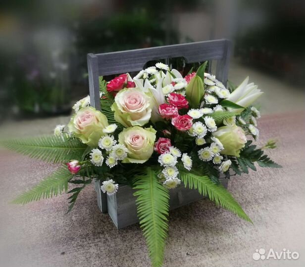 Композиции, букеты из живых цветов и сухоцветов