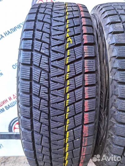 Bridgestone Blizzak DM-V1 215/65 R16 98Q