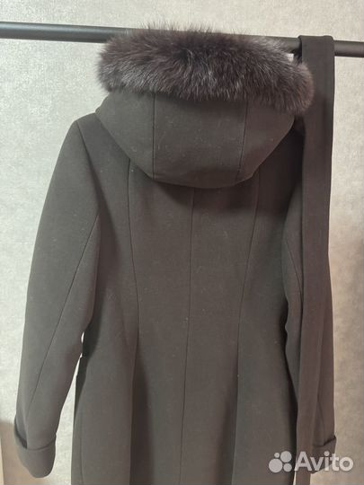 Пальто женское зимнее с мехом 44
