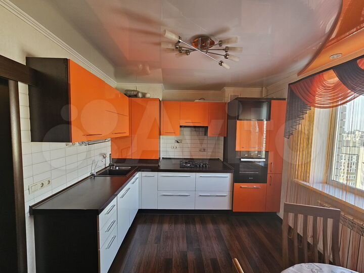 3-к. квартира, 95 м², 8/9 эт.