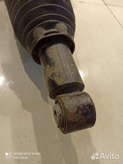 Пневмостойка(задняя левая) (Volkswagen Touareg II)