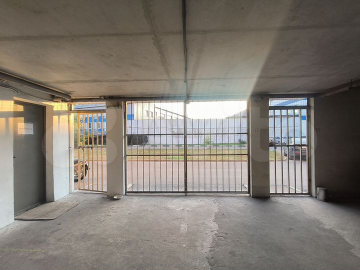 Машиноместо, 18 м²