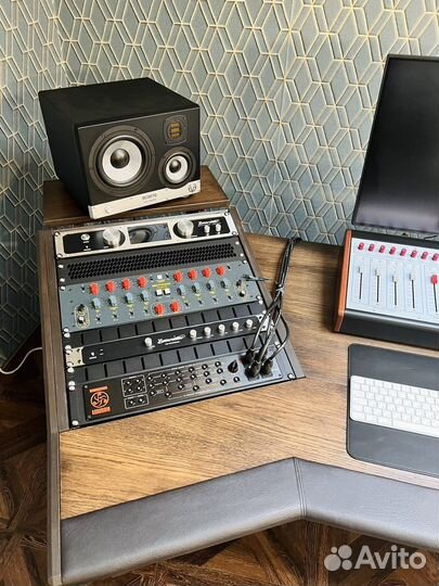 Пара Eve Audio SC3070 активные студийные мониторы