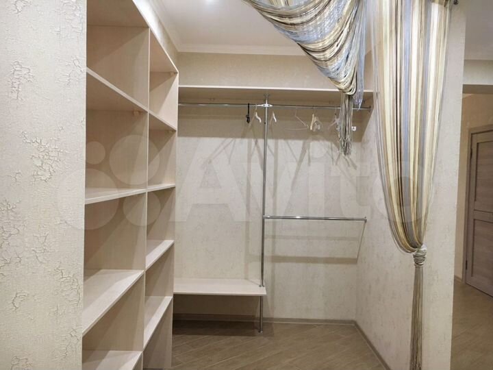 2-к. квартира, 100 м², 3/21 эт.