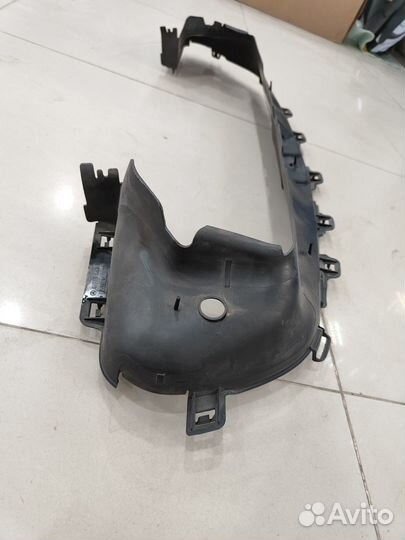 Направляющая воздуха переднего бампера W213