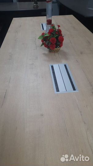 Стол для переговоров Gloss