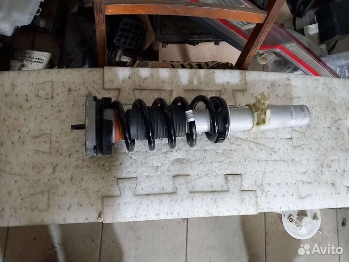 Стойка амартизатора передняя BMW M5,F90,M8,F93