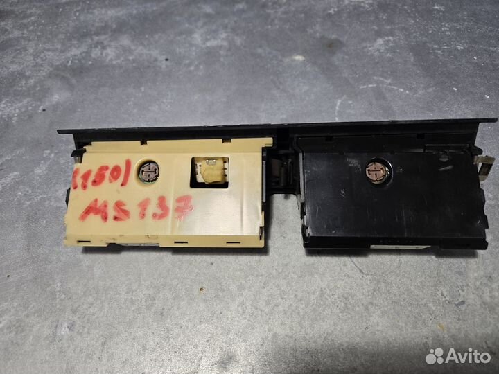 Блок управления климат контролем Toyota Crown 130