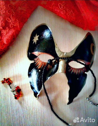 Маскарадная маска ручной работы
