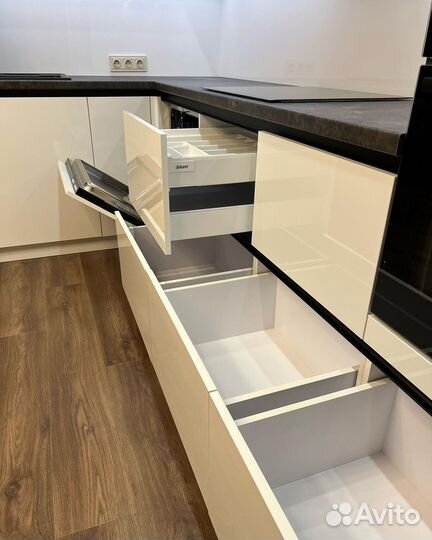 Кухня угловая на заказ