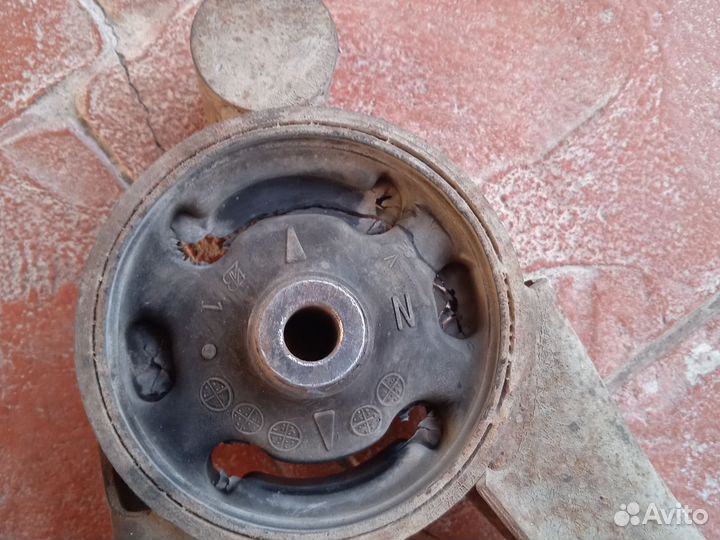 Задняя опора двигателя Лансер 9