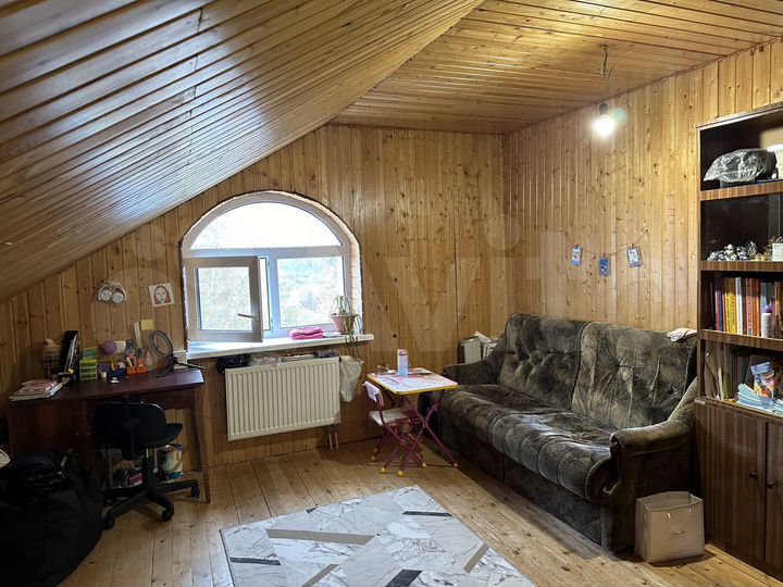 Дом 300 м² на участке 21,7 сот.