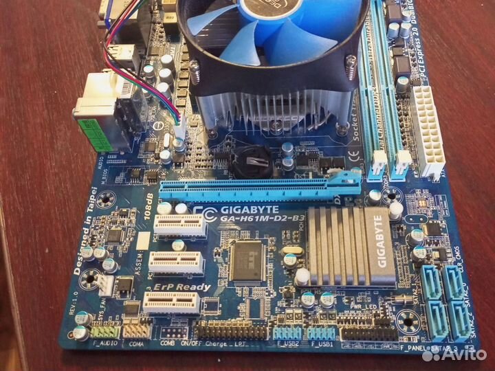 Материнская плата с процессором и памятью