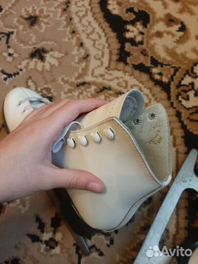 Коньки фигурные