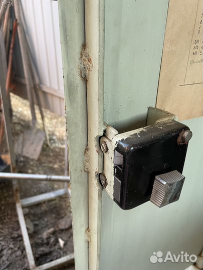 Сейф металический