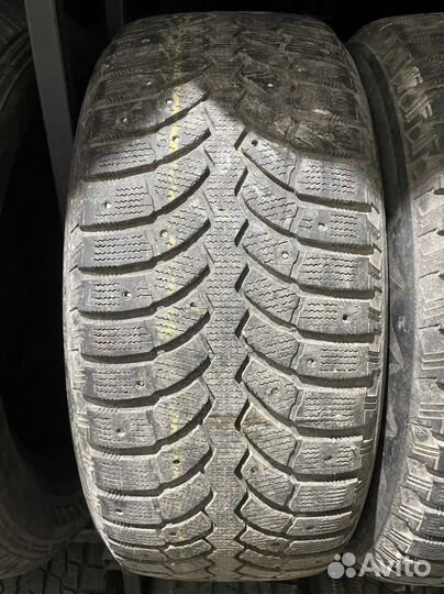 Bridgestone Blizzak Spike-01 235/55 R17