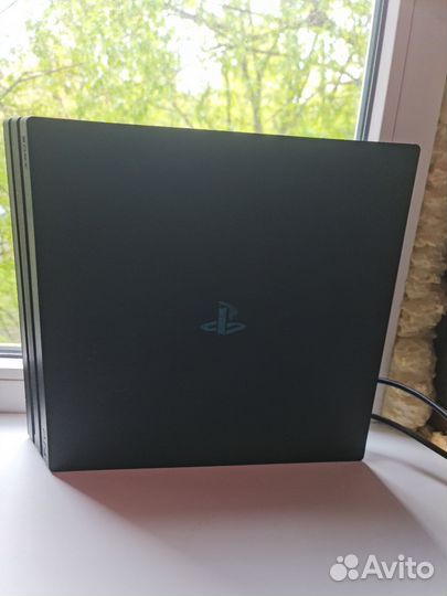 Playstation 4 pro 1 tb 7108B 10.01