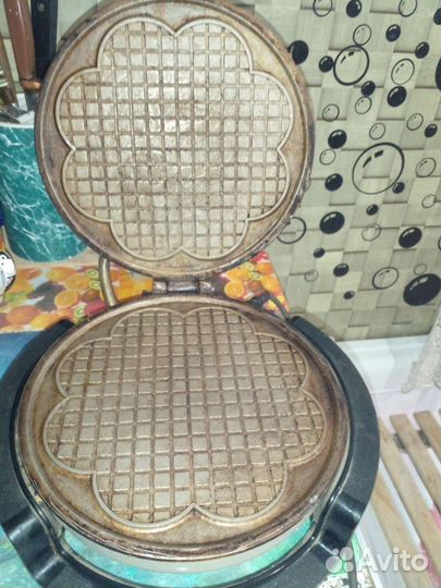Электрическая вафельница