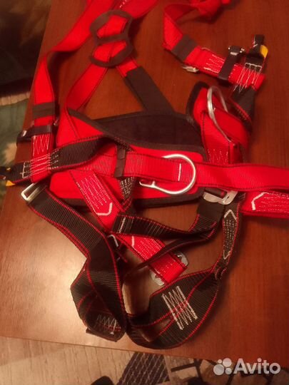 Страховочная привязь новая профессиональная