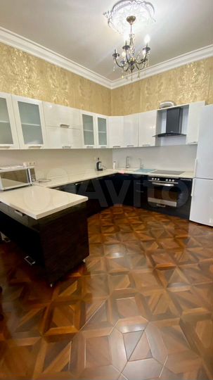 3-к. квартира, 100 м², 8/13 эт.