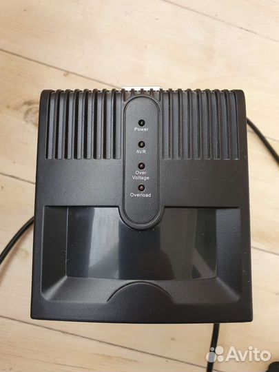 Стабилизатор напряжения