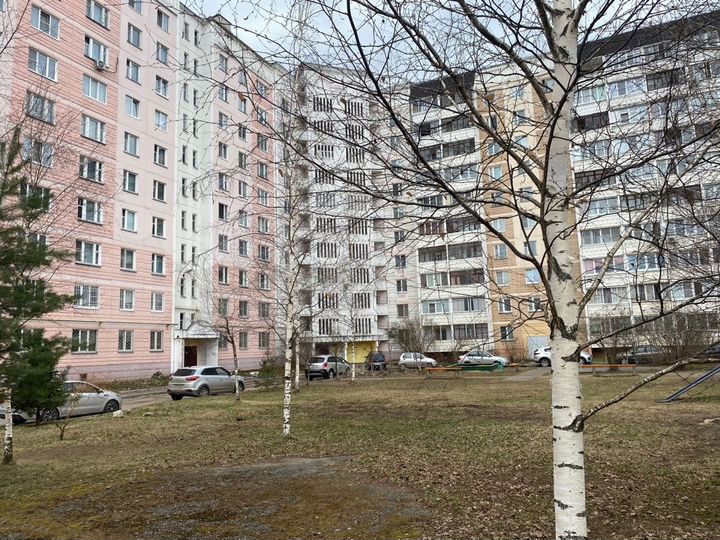 2-к. квартира, 76,1 м², 1/10 эт.