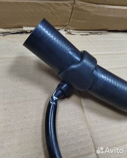 Патрубок радиатора верхний VW Passat B3 (дефект)