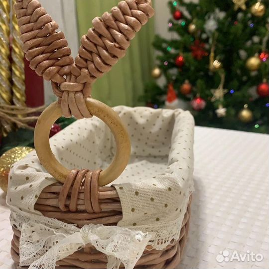 Подарок - Корзинка с кольцами для салфеток