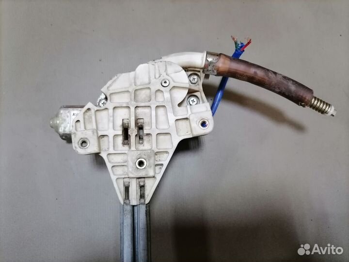 Cтеклоподъемн.передний Mazda 626 F2 2.2 GD 1987-95