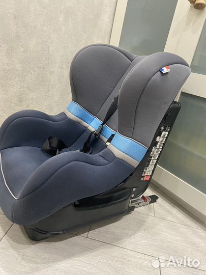 Автомобильное кресло