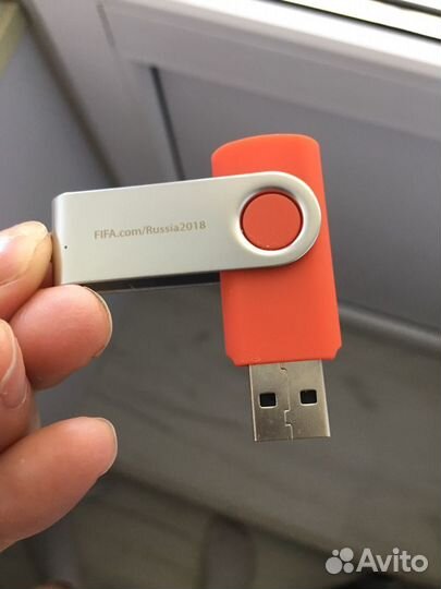 Флешка usb 8 гб (брелок) с чм по футболу