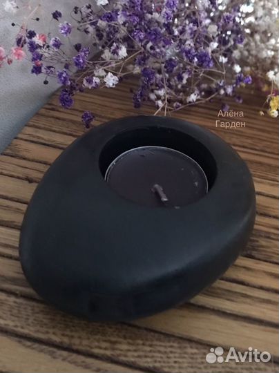 Подсвечник со свечой