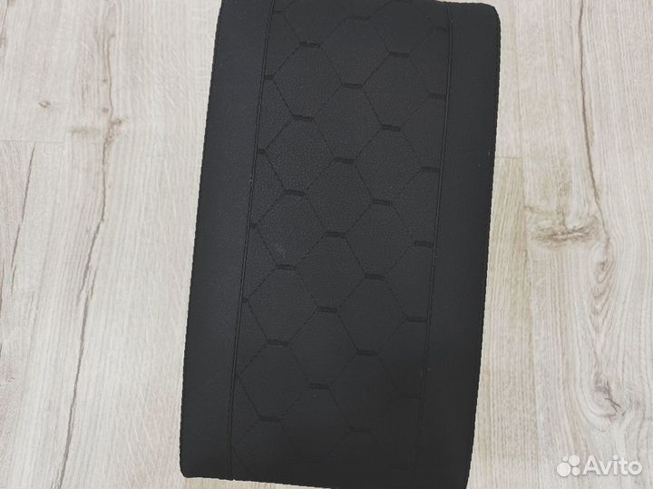 Подлокотник лада веста