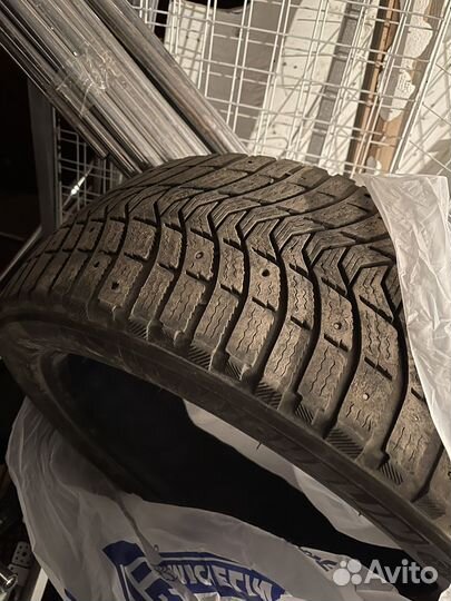 Michelin X-Ice North 3 245/45 R19 и 275/40 R19
