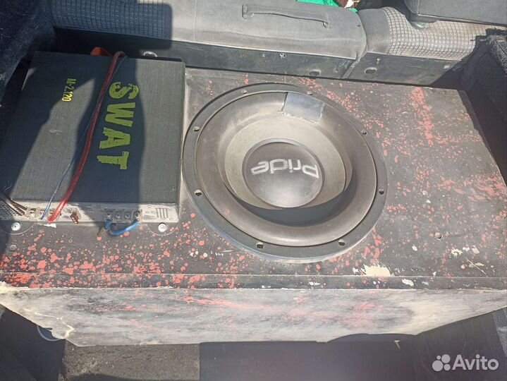 Автомобильный сабвуфер