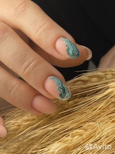 Маникюр с покрытием, наращивание ногтей