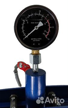 Пресс с ножным приводом для автосервиса 20т