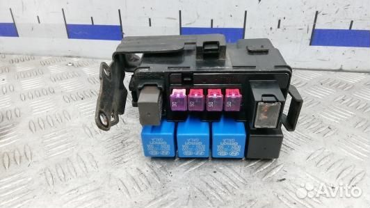 Блок предохранителей KIA CEE'D 1 (1KK18M101)