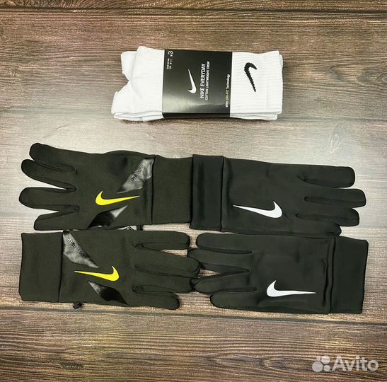 Перчатки Nike