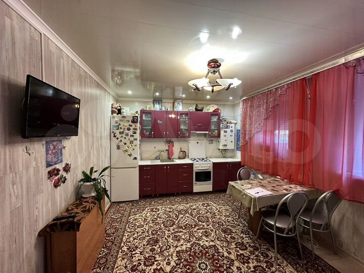 Дом 58 м² на участке 2 сот.