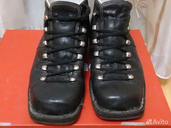Лыжные ботинки финляндия кожаные р. 42