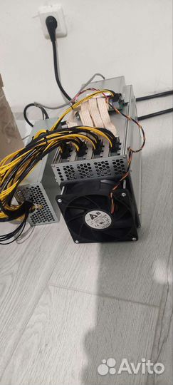 AntMiner L3+, 504MH/s