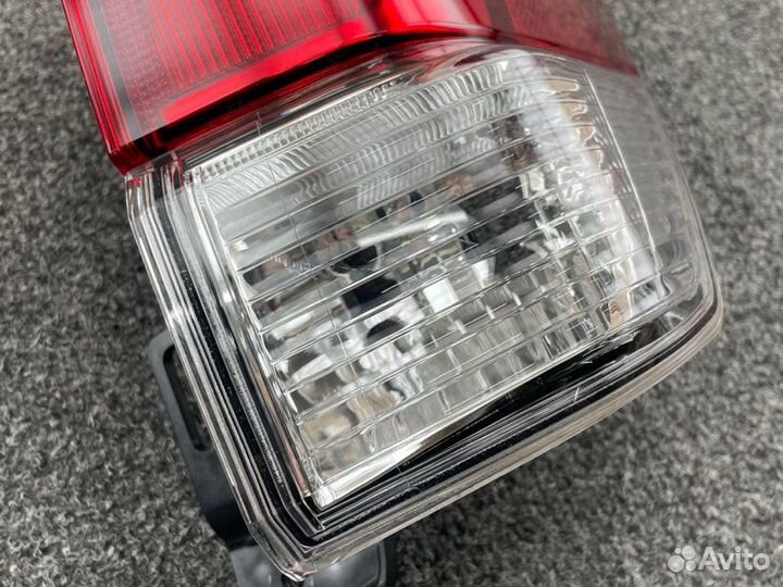 Стоп-сигнал правый Subaru Forester SK