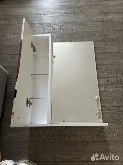 Полка настенная белая