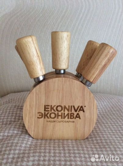 Набор фирменных ножей для сыра