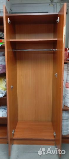 Шкаф пенал,стол,тумба