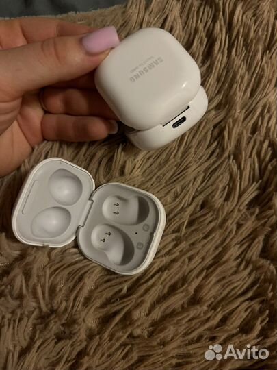 Зарядный кейс для samsung galaxy buds live
