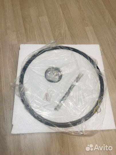 Продам потолочный светильник новый