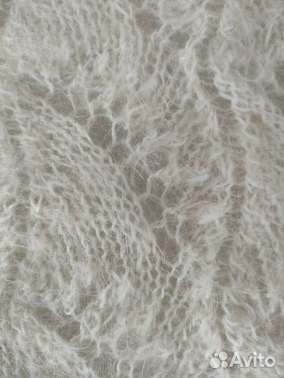 Косынка ручной работы из козьего пуха