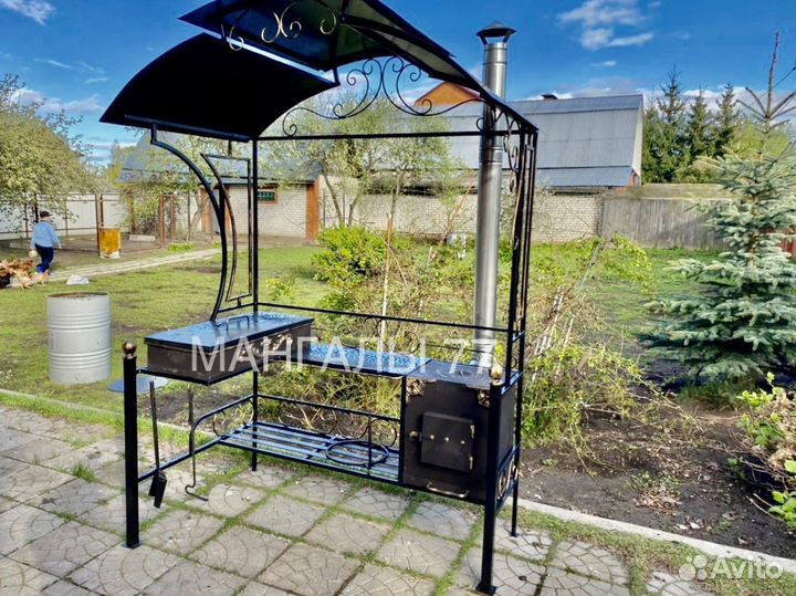 Мангал с крышей